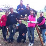 Jeden zo súťažných teamov v rámci teambildingu spoločnosti Agora Plus a O2 na Donovaloch. 22.9.2011, Donovaly.