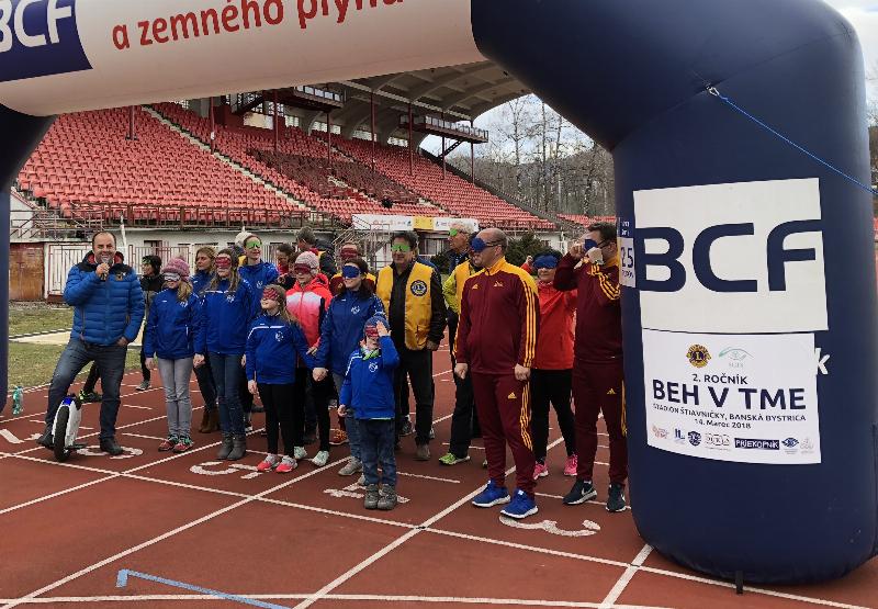 Svetovy tyžden Glaukomu, Beh v tme na stadione Dukla BB Stiavnicky. 14.marec.2018 Banska Bystrica.