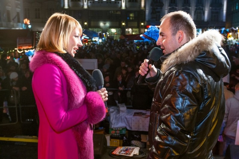 Moderovanie na Vianočných trhoch na Hlavnom námesti bolo veľmi príjemné. 5.decembra, 2012 . Bratislava.