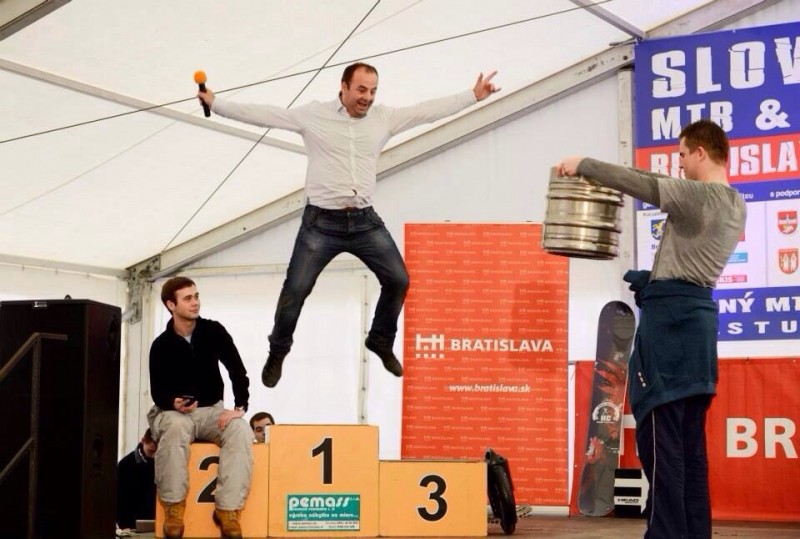 Nie je organizator ako organizator. Ak niekto robi akciu lebo ho to bavi a nie kvoli peniazom, aj mne sa potom lepšie pracuje. MTB maraton. 19.januara.2014. Bratislava.