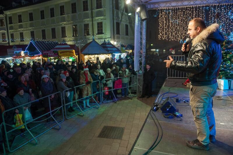 Vianoce so Slovenkou na Vianocnych trhoch. 11.decembra.2014.Bratislava.