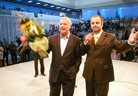 V Expoaréne na Inchebe sa stretnutia s Jackom Canfieldom zúčastnilo približne 3000 ľudí. 26.6.2010, Bratislava.