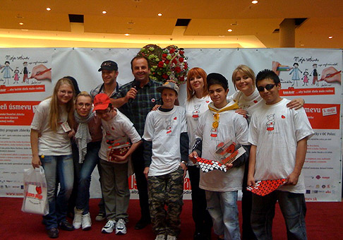 Mirka Partlová, Ján Slezák, Zuzana Tlučková a Zuzana Vačková podporili celoslovenskú zbierku Úsmev ako dar v Poluse. 5.5.2010, Bratislava.